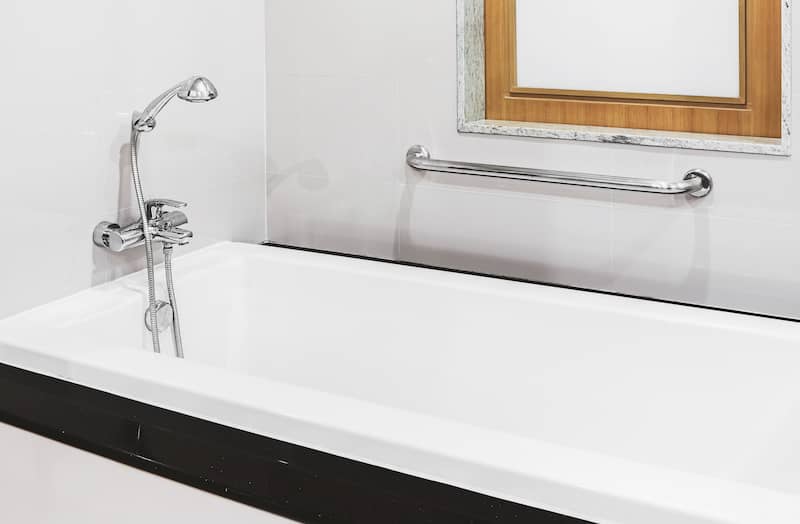 RHB Assets From IGX: Square bathtub with showerhead faucet