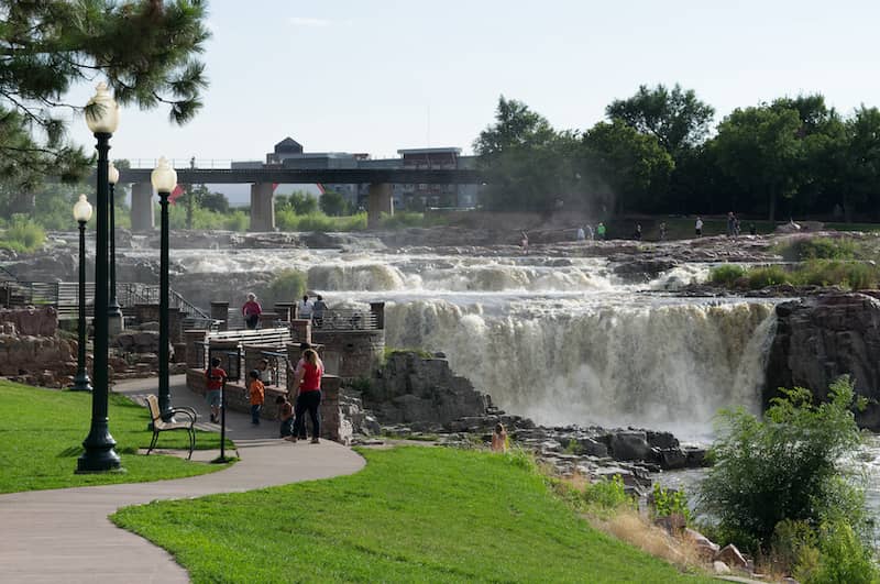 RHB Assets From IGX: Scenic view of Big Sioux Falls Park in Sioux Falls, South Dakota