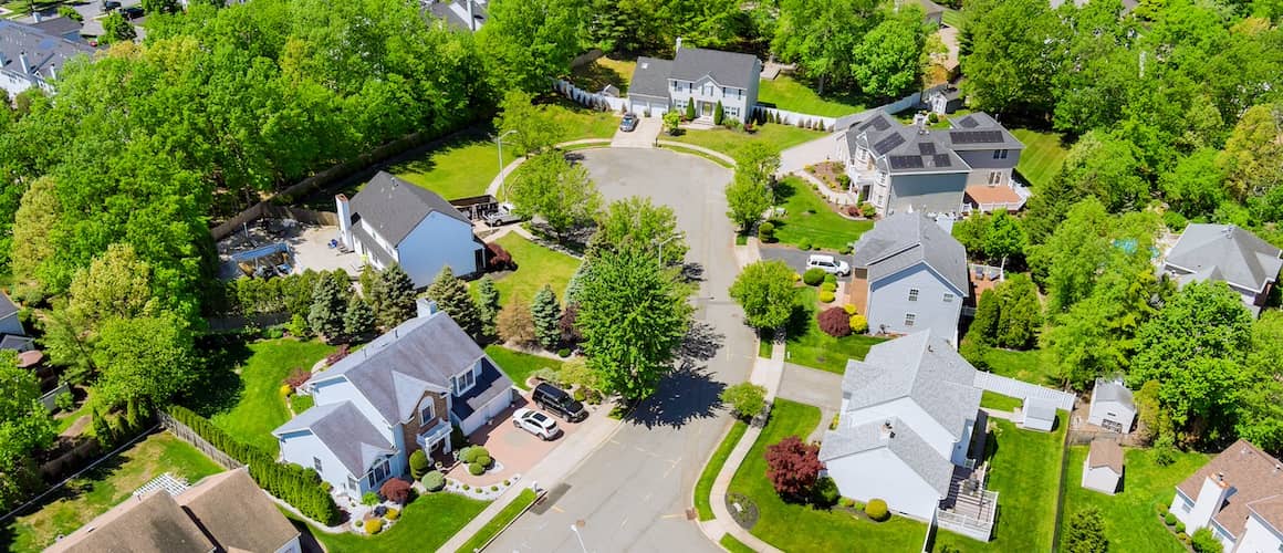 Aerial view of a suburb and culdesac in New Jersey.