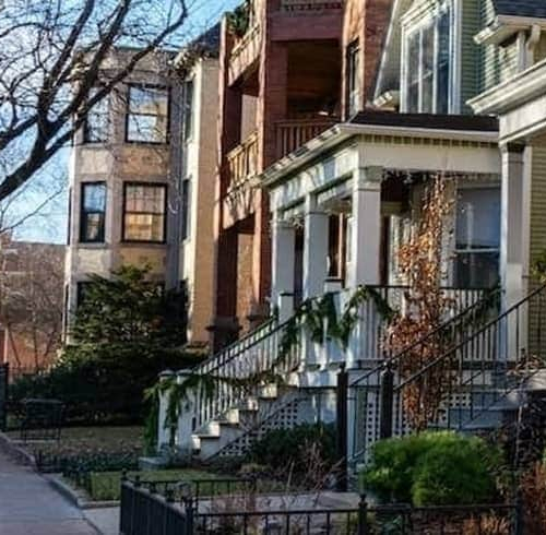 A row of homes in Andersonville, Chicago, showcasing a neighborhood or residential area.