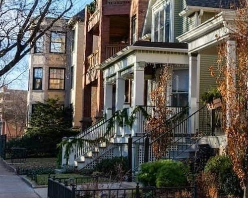 A row of homes in Andersonville, Chicago, showcasing a neighborhood or residential area.