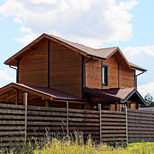Modern wooden farmhouse Kentucky.