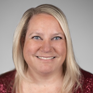 Sarah Henseler headshot.