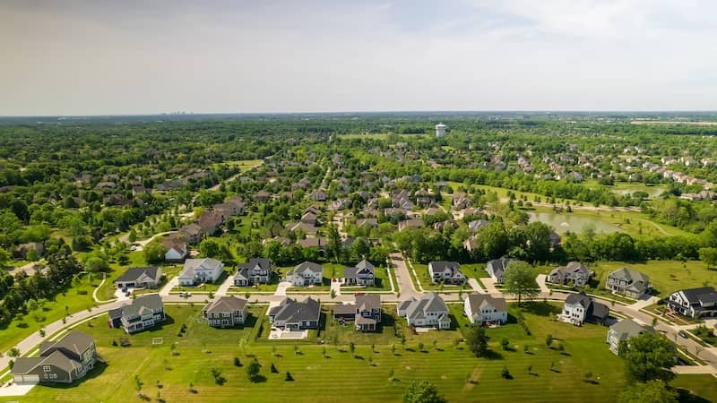 Aerial view of homes in Columbus, OH on a clear, sunny day.