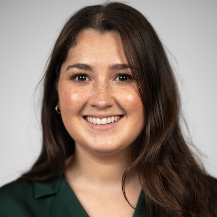 Portrait photo of Maela Zander.