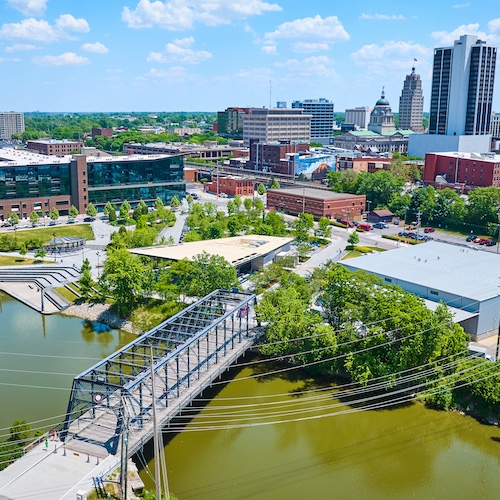 Wells Street Bridge leading to Fort Wayne City in Indiana.