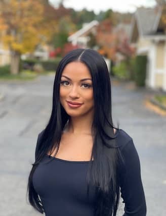 Mekaila Oaks headshot.