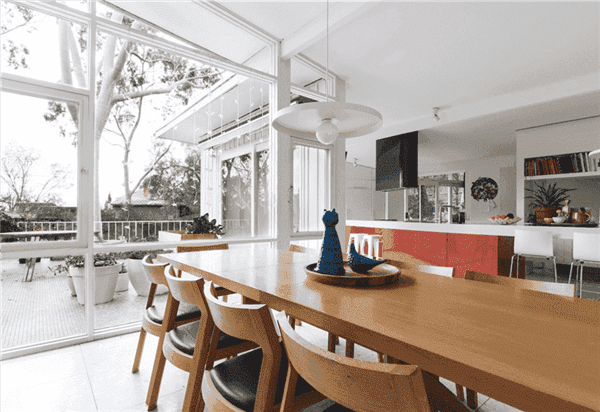 A well-lit scandanavian decor style kitchen.